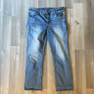 White House Black Market The Flare Crop Mid-Rise Size 4